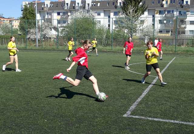 [FOTO] Dziewczęta rywalizowały w międzyszkolnym turnieju piłkarskim klas 7-8