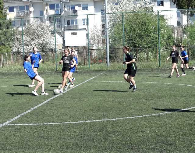 [FOTO] Dziewczęta rywalizowały w międzyszkolnym turnieju piłkarskim klas 7-8