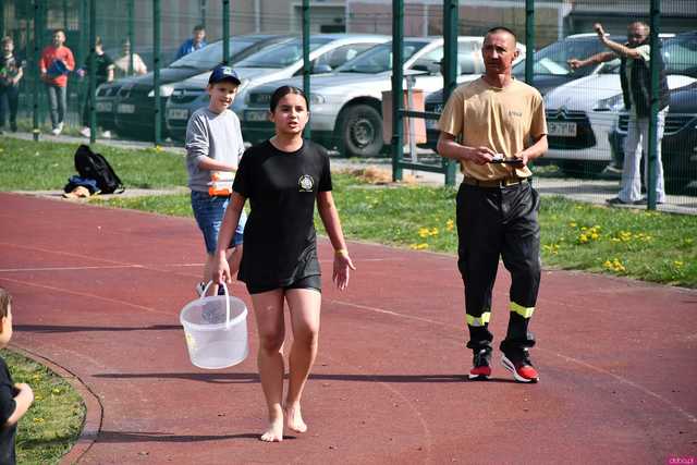 [WIDEO/FOTO] Celebrowali śmigusa-dyngusa. Świetna zabawa podczas Wodnej Bitwy w Żarowie