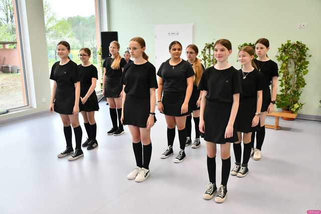 [WIDEO/FOTO] Tak prezentuje się szkoła w Gniewkowie w nowej odsłonie. Uroczyste otwarcie po remoncie i rozbudowie