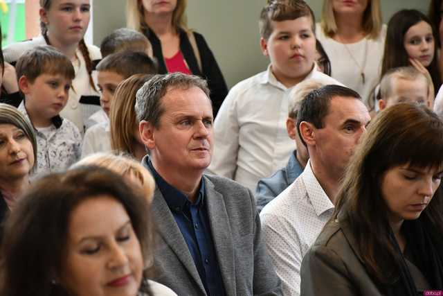 [WIDEO/FOTO] Tak prezentuje się szkoła w Gniewkowie w nowej odsłonie. Uroczyste otwarcie po remoncie i rozbudowie