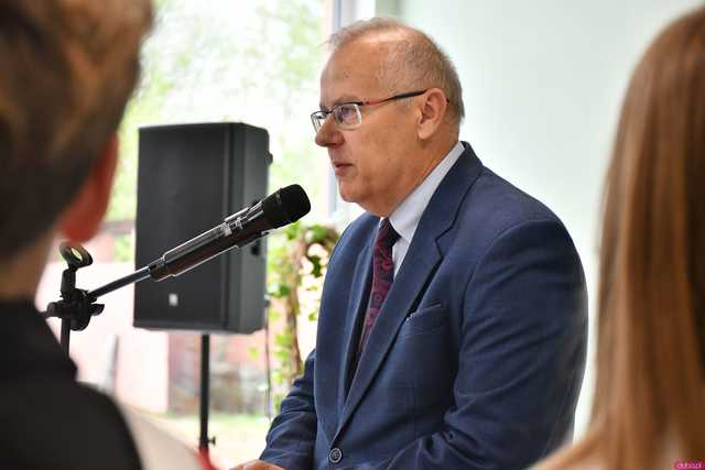 [WIDEO/FOTO] Tak prezentuje się szkoła w Gniewkowie w nowej odsłonie. Uroczyste otwarcie po remoncie i rozbudowie