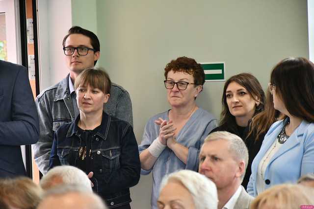 [WIDEO/FOTO] Tak prezentuje się szkoła w Gniewkowie w nowej odsłonie. Uroczyste otwarcie po remoncie i rozbudowie