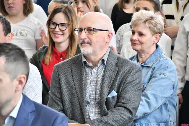 [WIDEO/FOTO] Tak prezentuje się szkoła w Gniewkowie w nowej odsłonie. Uroczyste otwarcie po remoncie i rozbudowie