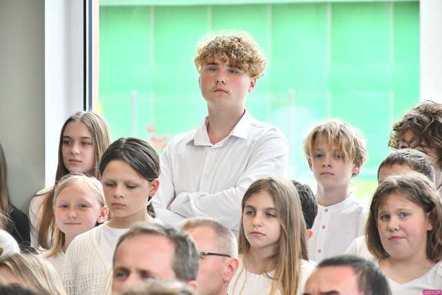 [WIDEO/FOTO] Tak prezentuje się szkoła w Gniewkowie w nowej odsłonie. Uroczyste otwarcie po remoncie i rozbudowie