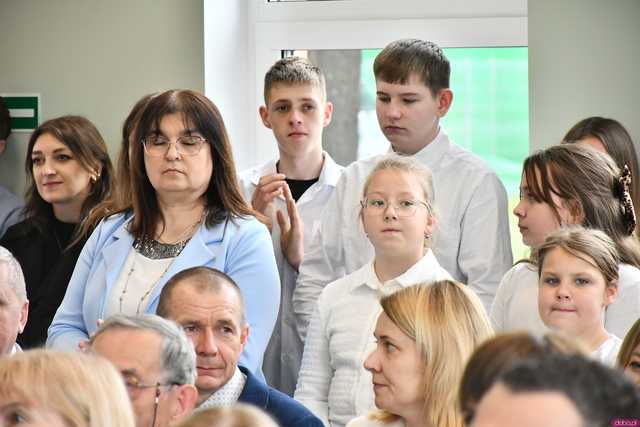 [WIDEO/FOTO] Tak prezentuje się szkoła w Gniewkowie w nowej odsłonie. Uroczyste otwarcie po remoncie i rozbudowie