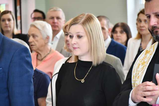 [WIDEO/FOTO] Tak prezentuje się szkoła w Gniewkowie w nowej odsłonie. Uroczyste otwarcie po remoncie i rozbudowie