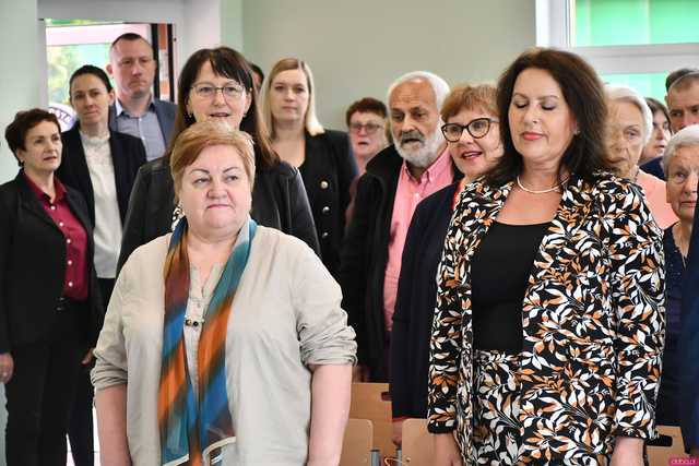 [WIDEO/FOTO] Tak prezentuje się szkoła w Gniewkowie w nowej odsłonie. Uroczyste otwarcie po remoncie i rozbudowie