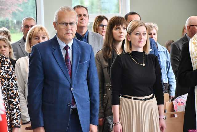 [WIDEO/FOTO] Tak prezentuje się szkoła w Gniewkowie w nowej odsłonie. Uroczyste otwarcie po remoncie i rozbudowie