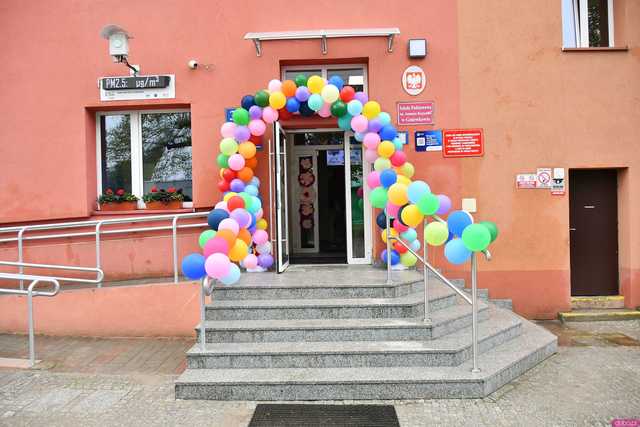 [WIDEO/FOTO] Tak prezentuje się szkoła w Gniewkowie w nowej odsłonie. Uroczyste otwarcie po remoncie i rozbudowie