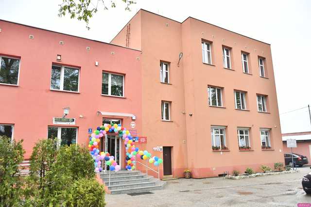 [WIDEO/FOTO] Tak prezentuje się szkoła w Gniewkowie w nowej odsłonie. Uroczyste otwarcie po remoncie i rozbudowie