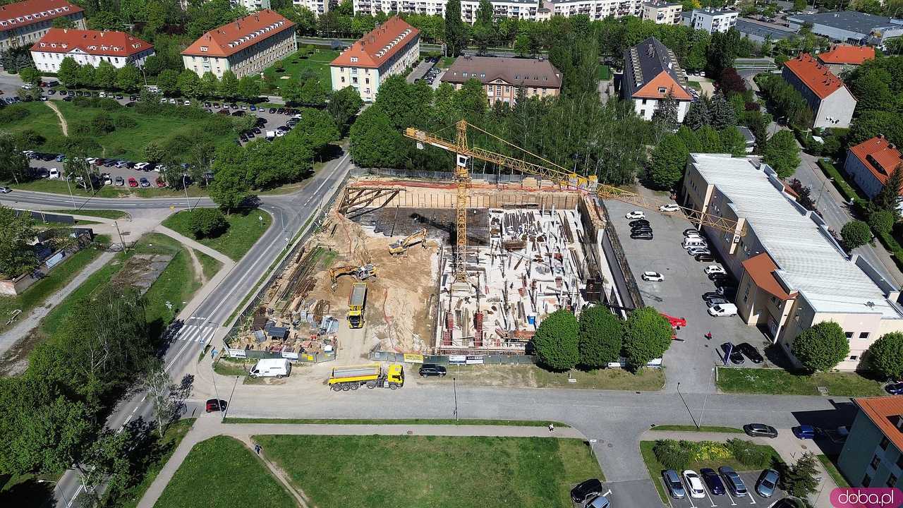 [FOTO z DRONA] Postępuje budowa nowego budynku Sądu Rejonowego. Ma być gotowy w 2027 roku