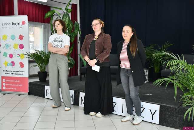 [FOTO] Problemy psychiczne młodych ludzi tematem przewodnim I Forum Młodzieży w świdnickim Mechaniku