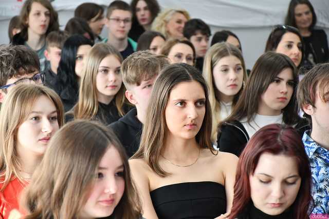 [FOTO] Problemy psychiczne młodych ludzi tematem przewodnim I Forum Młodzieży w świdnickim Mechaniku