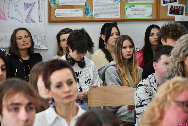 [FOTO] Problemy psychiczne młodych ludzi tematem przewodnim I Forum Młodzieży w świdnickim Mechaniku