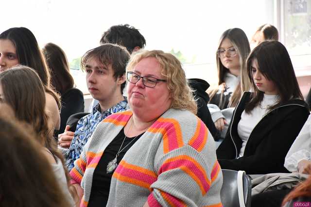[FOTO] Problemy psychiczne młodych ludzi tematem przewodnim I Forum Młodzieży w świdnickim Mechaniku