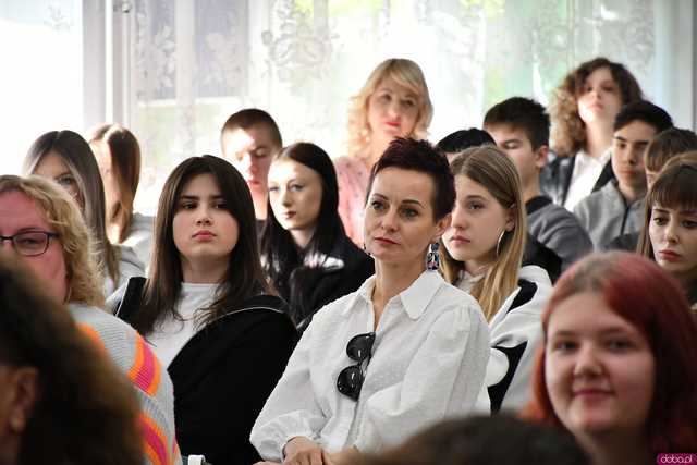 [FOTO] Problemy psychiczne młodych ludzi tematem przewodnim I Forum Młodzieży w świdnickim Mechaniku