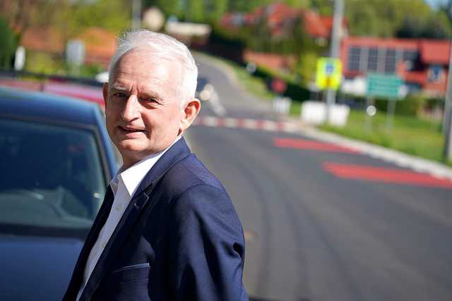 [FOTO] Zobaczcie, jak wygląda droga w Witoszowie Dolnym po remoncie. Oficjalny odbiór z udziałem władz gminy i powiatu