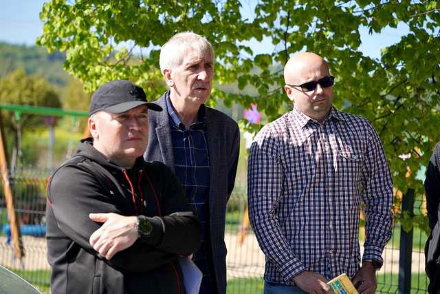 [FOTO] Zobaczcie, jak wygląda droga w Witoszowie Dolnym po remoncie. Oficjalny odbiór z udziałem władz gminy i powiatu