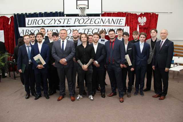 [FOTO] Pożegnanie abiturientów ze świdnickiego Mechanika