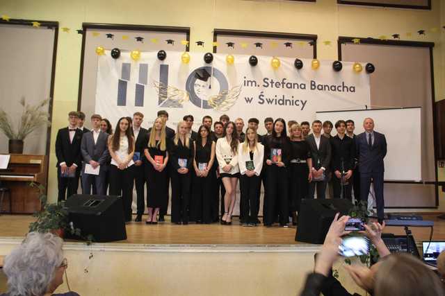 [FOTO] W Banachu pożegnali tegorocznych maturzystów