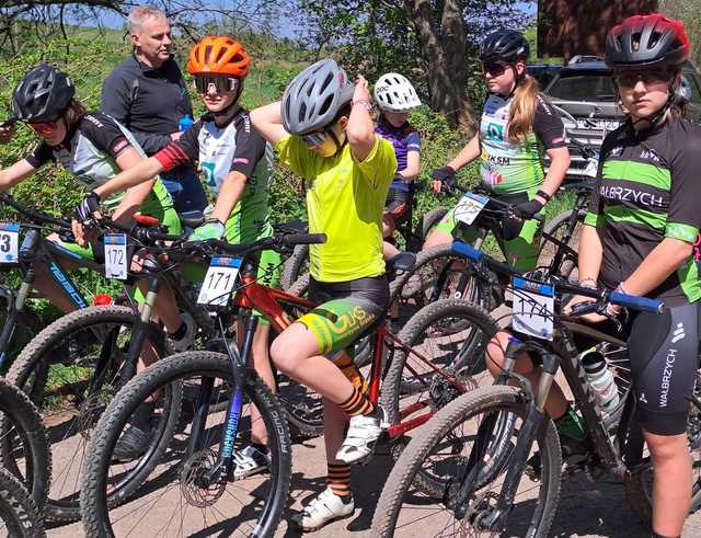 [FOTO] Medalowy weekend jaworzyńskich kolarzy