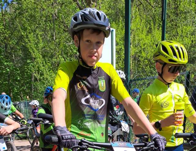[FOTO] Medalowy weekend jaworzyńskich kolarzy