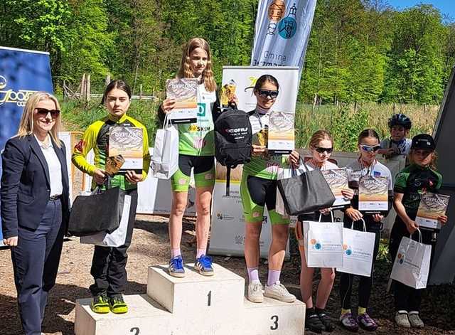 [FOTO] Medalowy weekend jaworzyńskich kolarzy