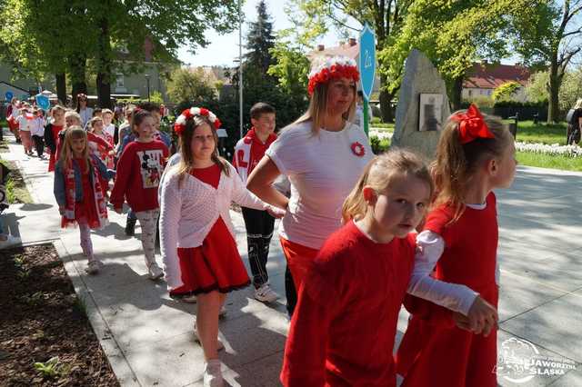 [FOTO] Uczniowie z Jaworzyny Śląskiej celebrowali Święto Konstytucji 3 Maja