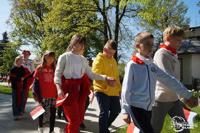 [FOTO] Uczniowie z Jaworzyny Śląskiej celebrowali Święto Konstytucji 3 Maja
