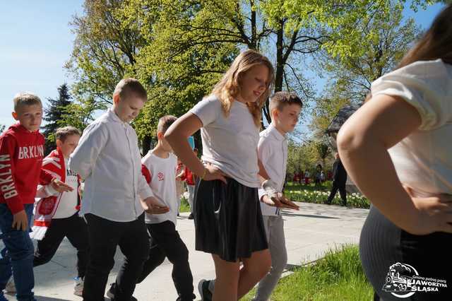 [FOTO] Uczniowie z Jaworzyny Śląskiej celebrowali Święto Konstytucji 3 Maja