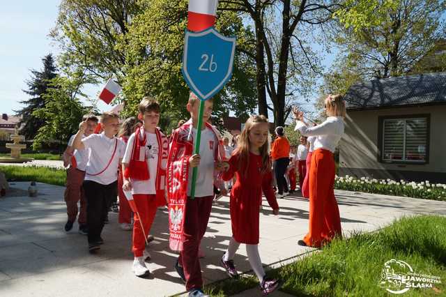 [FOTO] Uczniowie z Jaworzyny Śląskiej celebrowali Święto Konstytucji 3 Maja