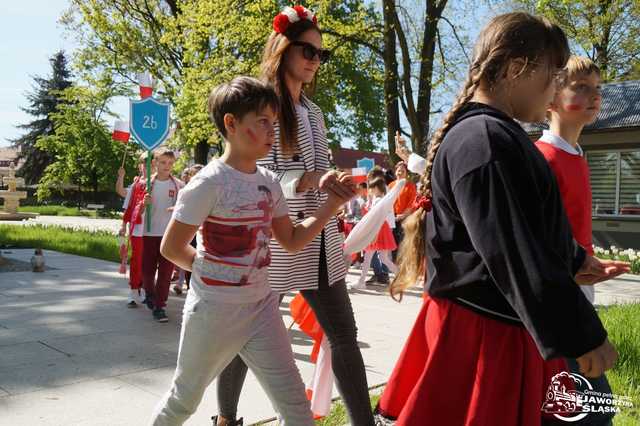 [FOTO] Uczniowie z Jaworzyny Śląskiej celebrowali Święto Konstytucji 3 Maja