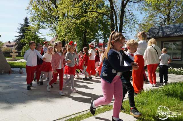 [FOTO] Uczniowie z Jaworzyny Śląskiej celebrowali Święto Konstytucji 3 Maja