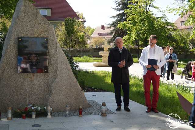 [FOTO] Uczniowie z Jaworzyny Śląskiej celebrowali Święto Konstytucji 3 Maja