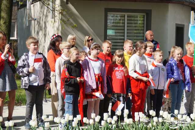 [FOTO] Uczniowie z Jaworzyny Śląskiej celebrowali Święto Konstytucji 3 Maja