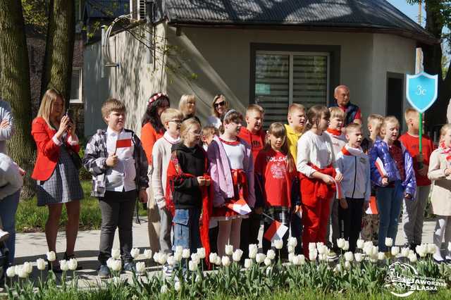 [FOTO] Uczniowie z Jaworzyny Śląskiej celebrowali Święto Konstytucji 3 Maja