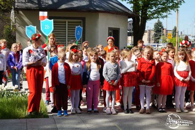 [FOTO] Uczniowie z Jaworzyny Śląskiej celebrowali Święto Konstytucji 3 Maja