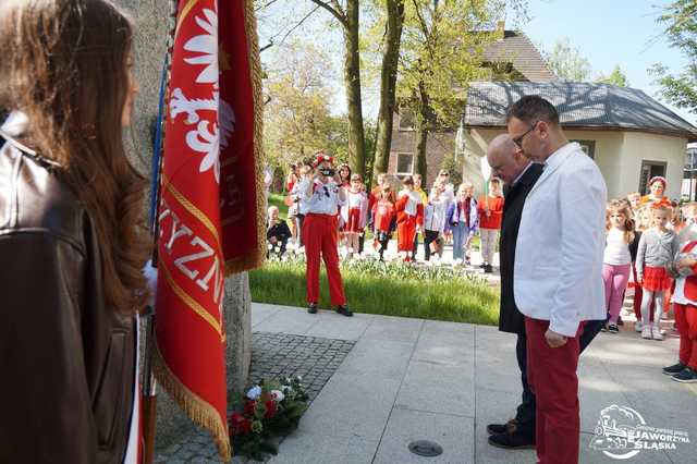 [FOTO] Uczniowie z Jaworzyny Śląskiej celebrowali Święto Konstytucji 3 Maja
