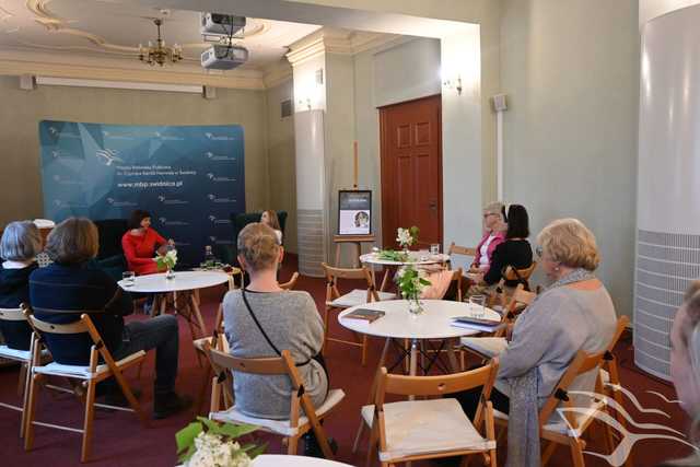 [FOTO] Spotkanie z Anitą Odachowską w świdnickiej bibliotece