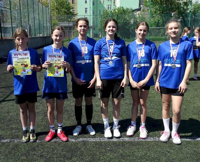 [FOTO] Dziewczęta z klas 5-6 rywalizowały w międzyszkolnym turnieju piłkarskim