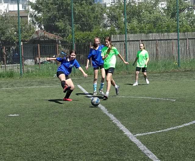 [FOTO] Dziewczęta z klas 5-6 rywalizowały w międzyszkolnym turnieju piłkarskim