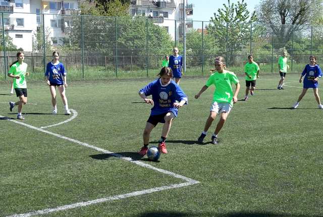 [FOTO] Dziewczęta z klas 5-6 rywalizowały w międzyszkolnym turnieju piłkarskim
