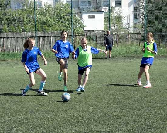 [FOTO] Dziewczęta z klas 5-6 rywalizowały w międzyszkolnym turnieju piłkarskim