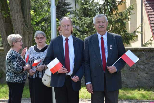 [FOTO] Pszenno biało-czerwone – uroczyste obchody Dnia Flagi RP 