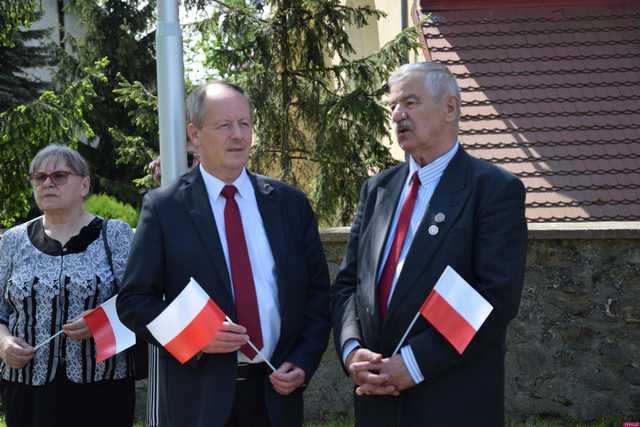 [FOTO] Pszenno biało-czerwone – uroczyste obchody Dnia Flagi RP 