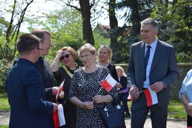 [FOTO] Pszenno biało-czerwone – uroczyste obchody Dnia Flagi RP 