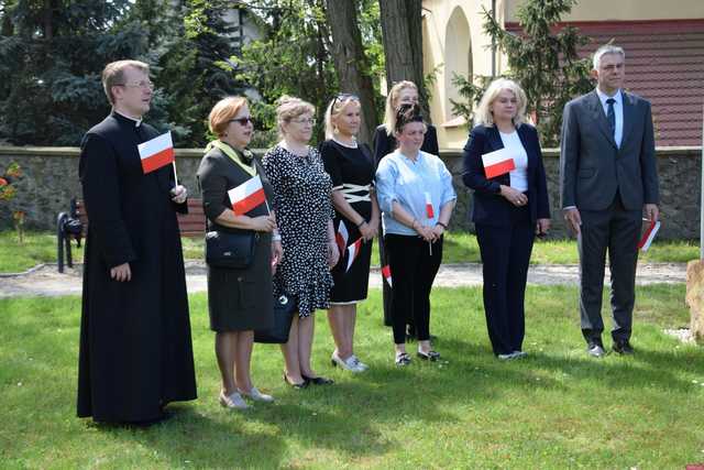 [FOTO] Pszenno biało-czerwone – uroczyste obchody Dnia Flagi RP 