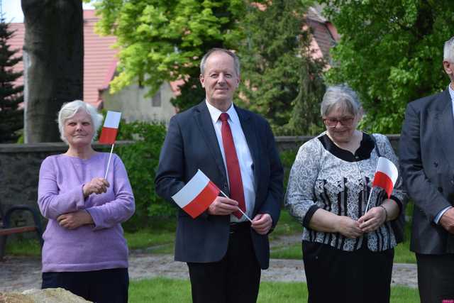 [FOTO] Pszenno biało-czerwone – uroczyste obchody Dnia Flagi RP 