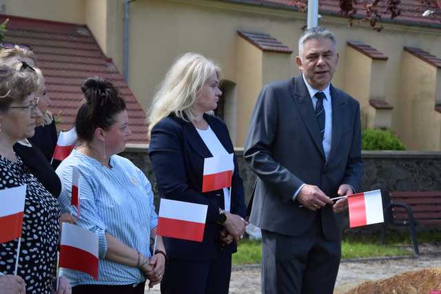 [FOTO] Pszenno biało-czerwone – uroczyste obchody Dnia Flagi RP 